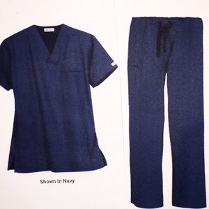 Uniform Advantage scrub top and bottom set NWOT